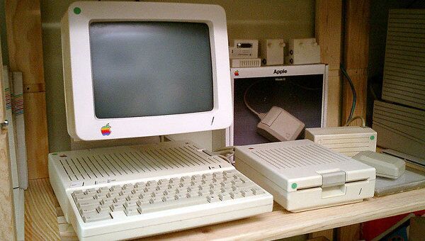 Компьютер Apple IIc с дополнительным накопителем Disk IIc/ Fh[bd