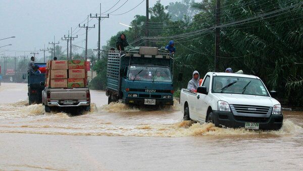 Последствия наводнения в провинции Сураттхани на юге Таиланда