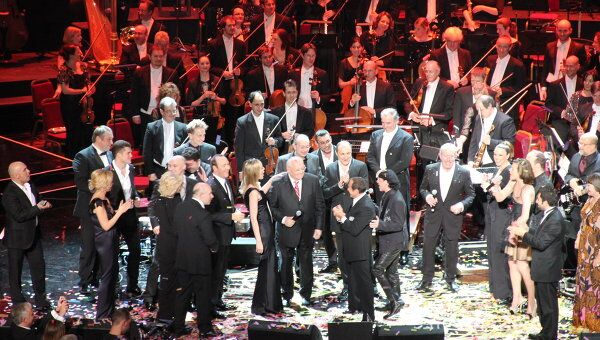 Михаил Горбачев в окружении мировых звезд на концерте в честь своего 80-летнего юбилея в Лондоне