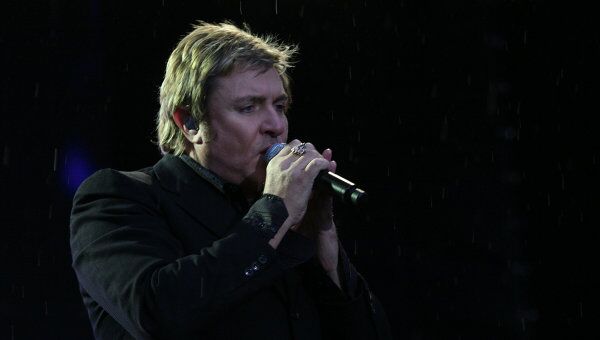 Саймон ЛеБон на концерте группы Duran Duran на Дворцовой площади в Санкт-Петербурге