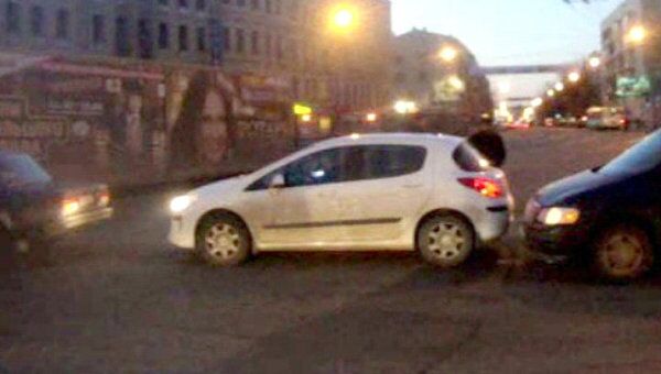 Три автомобиля столкнулись на Большой Серпуховской улице в Москве 