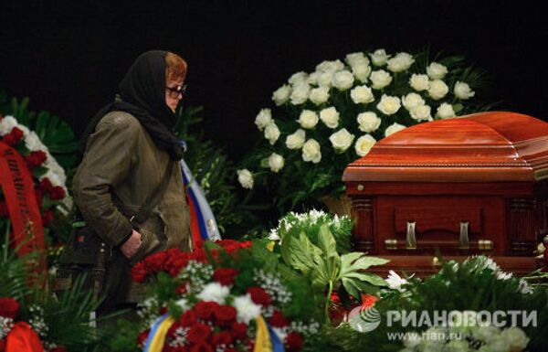 Похорони гурченко. Дочь Людмилы Гурченко похороны.