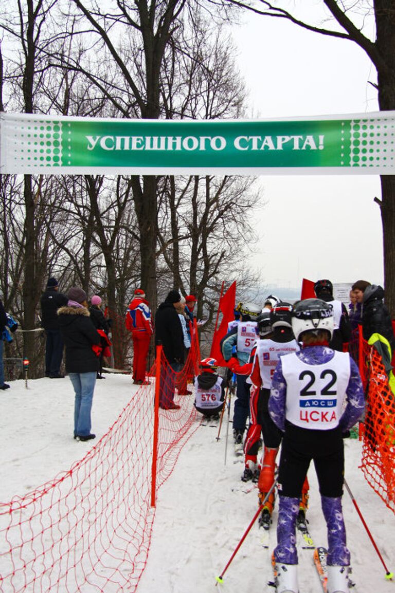 Горнолыжники в Крылатском 