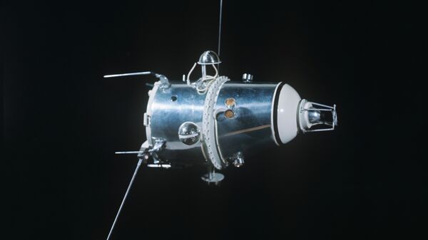 Первый советский искусственный спутник Луны - Луна-10
