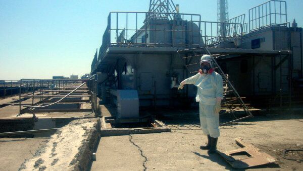 Работы по лиувидации последствий землетрясения на АЭС Фукусима
