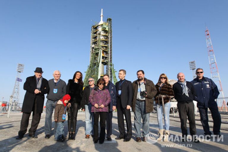 Почетные гости Роскосмоса прибыли на Байконур, где пройдут торжественные мероприятия, связанных с юбилейным запуском пилотируемого корабля Союз ТМА-21