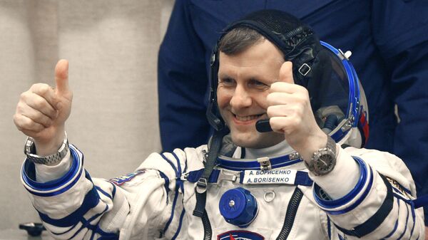 Космонавт Андрей Борисенко перед стартом космического корабля Союз ТМА-21 Гагарин на космодроме Байконур