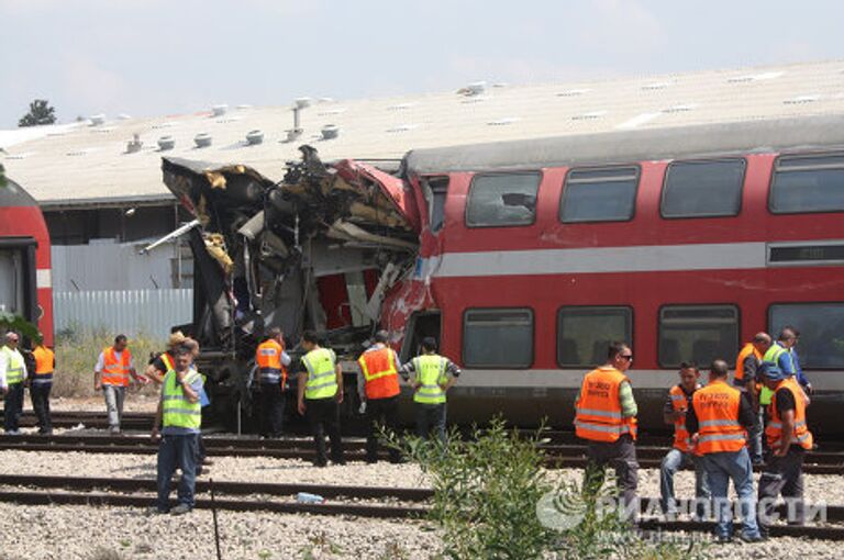 Столкновение двух пассажирских поездов возле курортного города Нетания в Израиле