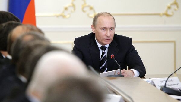 Премьер-министр РФ Владимир Путин проводит совещание в Ново-Огарево
