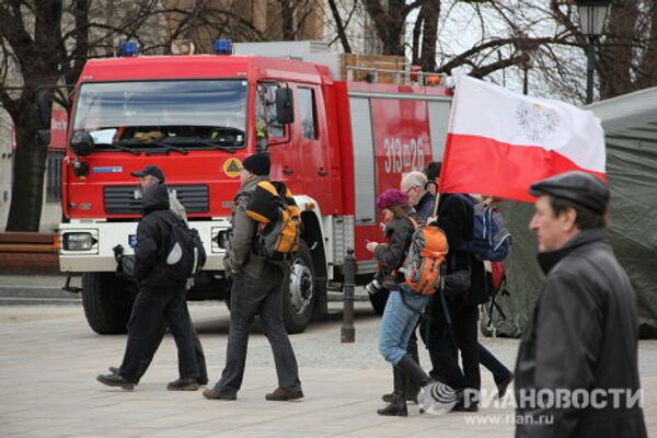 Массовые манифестации в Варшаве в первую годовщину смоленской катастрофы 10 апреля