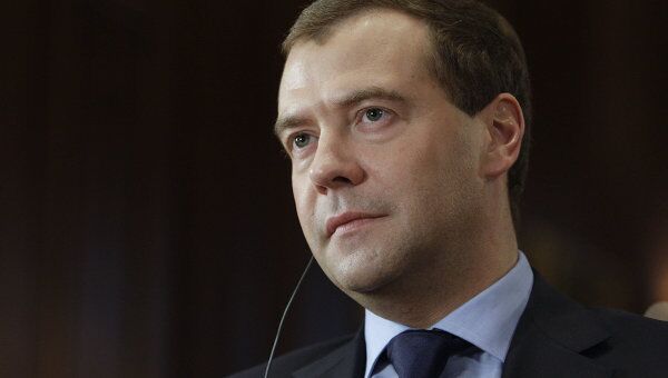 Доходы Медведева за 2010 год превысили 3,3 млн рублей