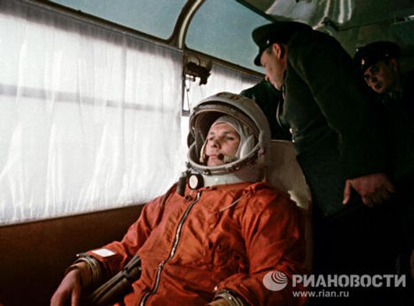 Космонавт Ю.Гагарин перед полетом
