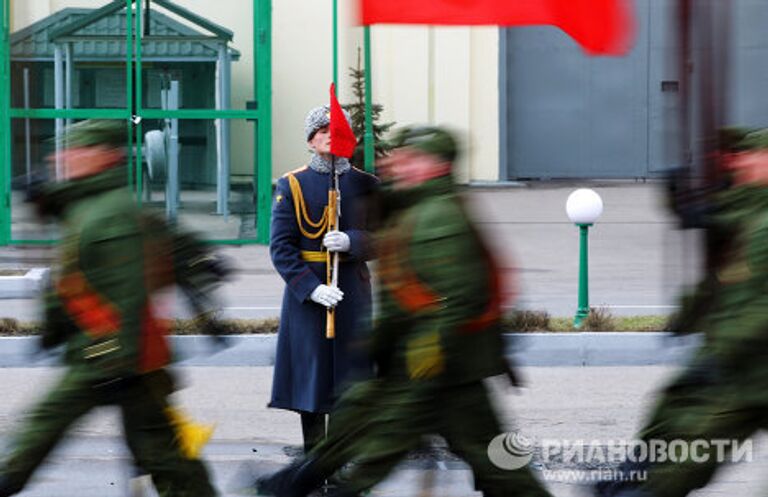 Комплексная тренировка знаменных групп к параду Победы