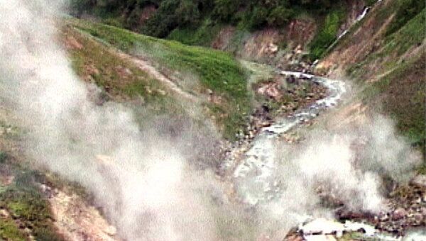Кипящие струи в Долине Гейзеров на Камчатке поднимаются на десятки метров