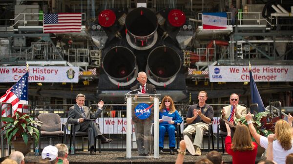 Глава НАСА Чарльз Болден объявляет места вечной стоянки шаттлов