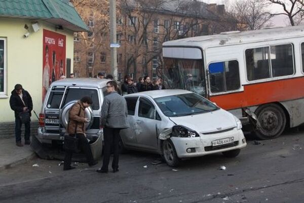ДТП:  автобус и 18 машин во Владивостоке