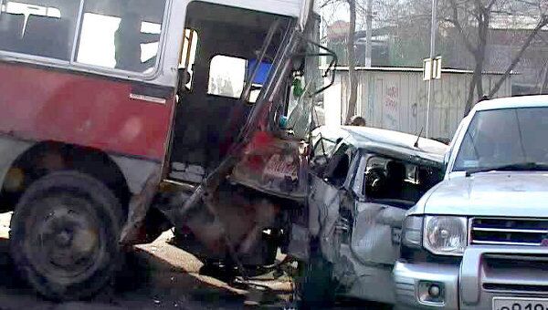Автобус с пассажирами на скорости протаранил 18 машин, стоявших в пробке