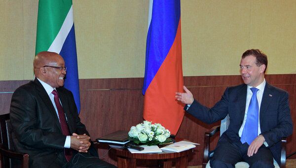 Президент РФ Д.Медведев встретился с президентом ЮАР Д.Зумой