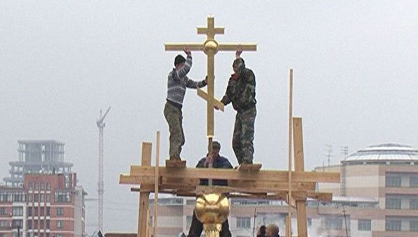 Храму при Бутырской тюрьме вернули купольный крест спустя 90 лет