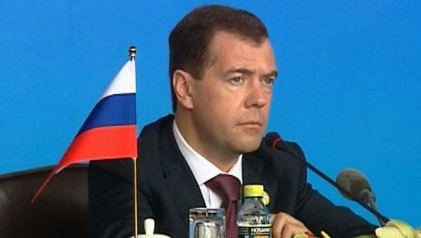 Медведев: ливийская проблема не должна решаться силовыми методами