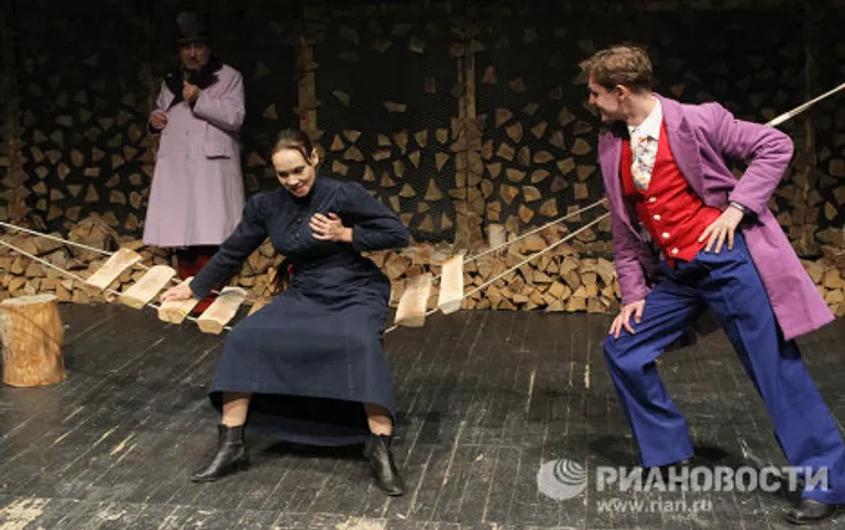 Репетиция спектакля Фальшивый купон Репетиция спектакля Фальшивый купон