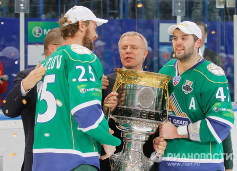 Виктор Козлов, Вячеслав Фетисов, Александр Радулов (слева направо)