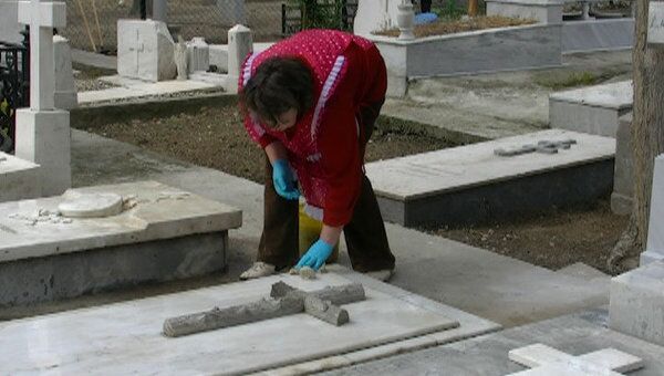 Российские власти и эмигранты восстанавливают кладбище в Афинах