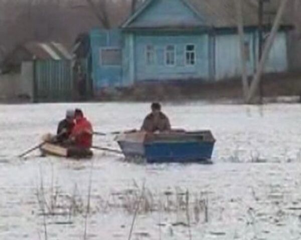 Весеннее половодье затопило дома и участки в селах Самарской области