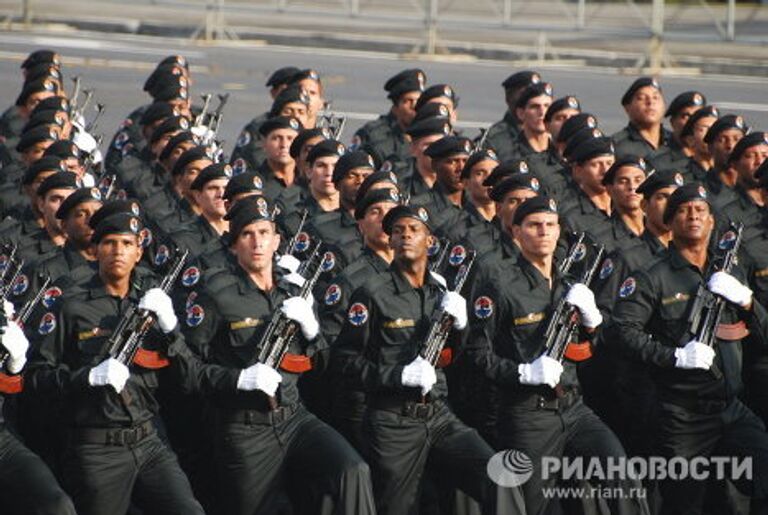 Первый за пять лет военный парад прошел в Гаване