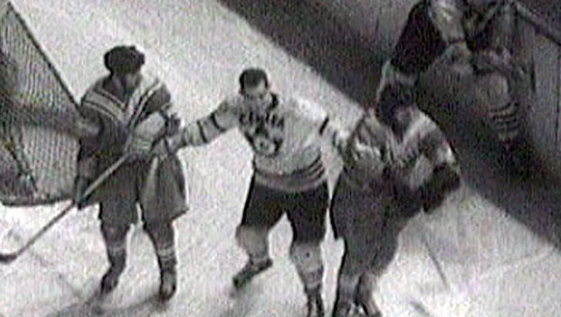 Хоккей 1956. Андрей Беляков хоккей 1956. Советские хоккеисты в 1956 в Кортина д Ампеццо. СССР-Канада 1956. Хоккей СССР 1956.