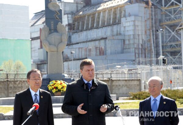 Глава МАГАТЭ, генсек ООН, президент Украины посетили ЧАЭС