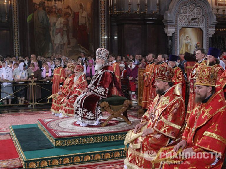 Пасхальное богослужение в храме Христа Спасителя в Москве