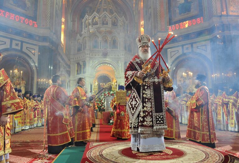 Пасхальное богослужение в храме Христа Спасителя в Москве