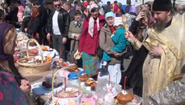 В храмах России прошла церемония освящения пасхальной пищи