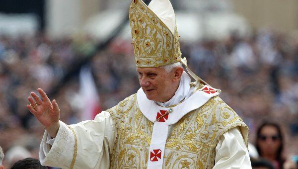 Папа Римский Бенедикт XVI на пасхальной мессе