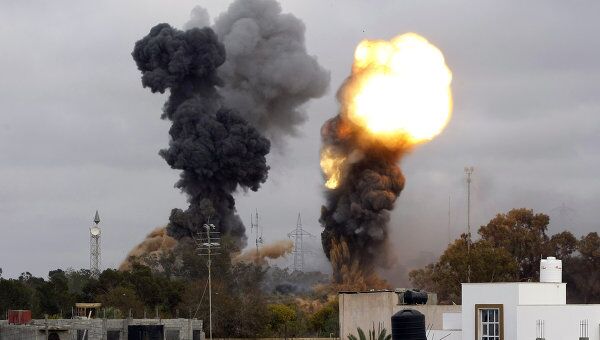 Авиация НАТО нанесла новый мощный удар по резиденции Каддафи в Триполи
