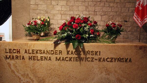 Место захоронения Леха Качиньского. Архивное фото