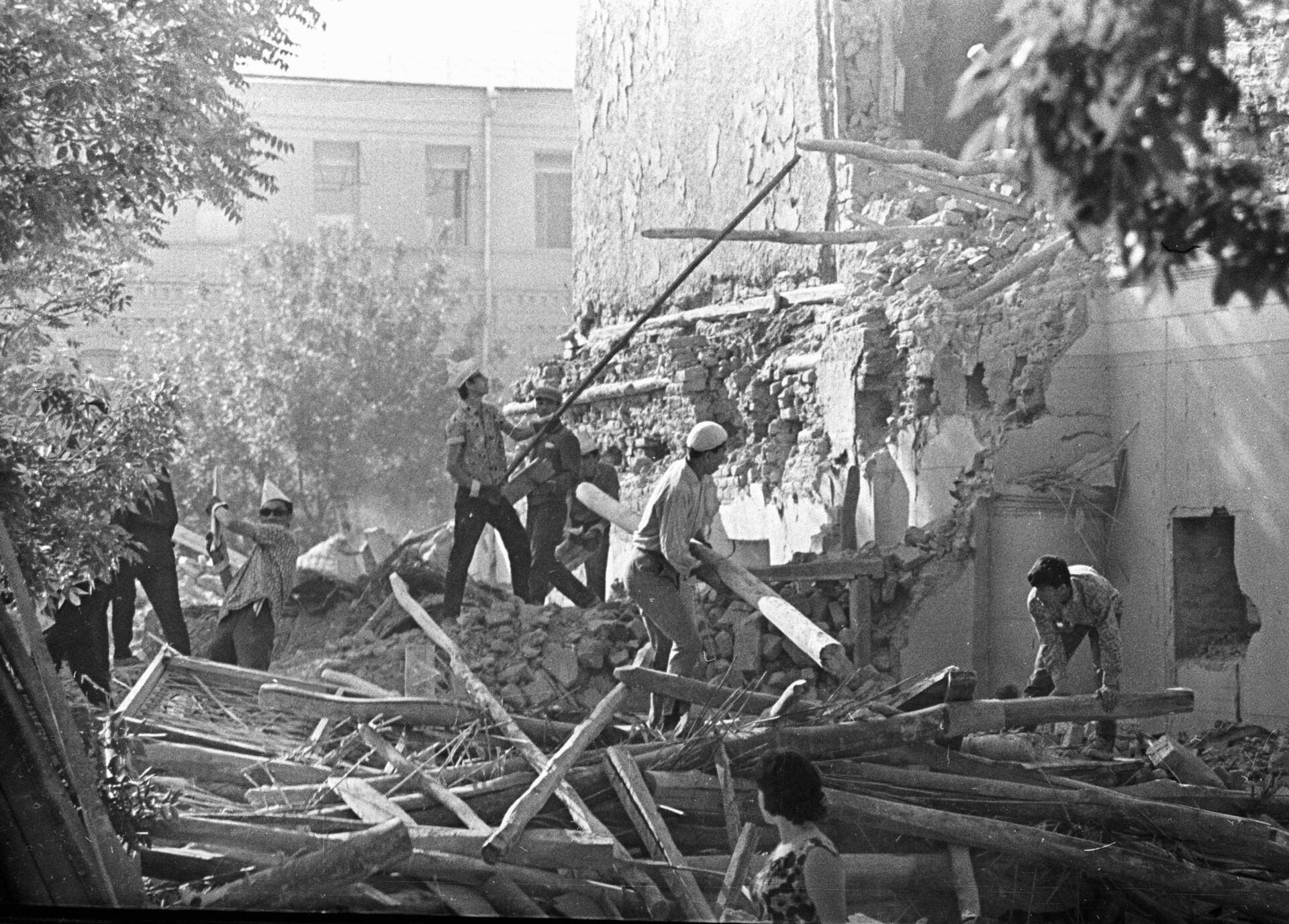 Разборка зданий в Ташкенте после землетрясения - РИА Новости, 1920, 23.04.2021