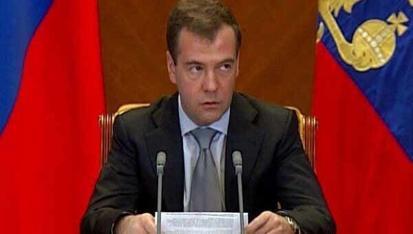 Медведев отправит чиновников тушить пожары, если будут плохо работать