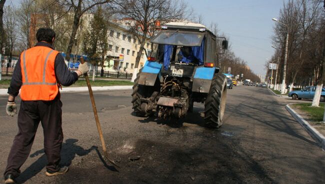 Ямочный ремонт дорог в Железногорске. Архив