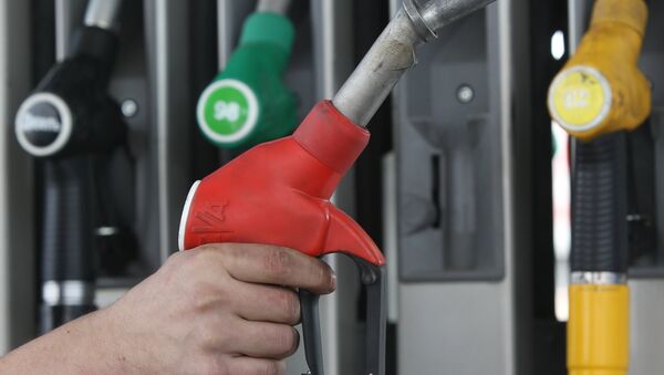 На бензиновом фронте, похоже, намечается затишье - биржевые цены на топливо вроде бы начали стабилизироваться