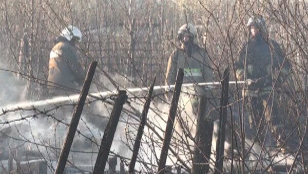 Пожар рядом с нефтебазой в Санкт-Петербурге. Видео с места ЧП