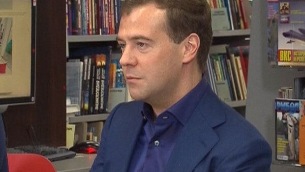 Медведев пообещал, что государство не будет накладывать лапу на интернет