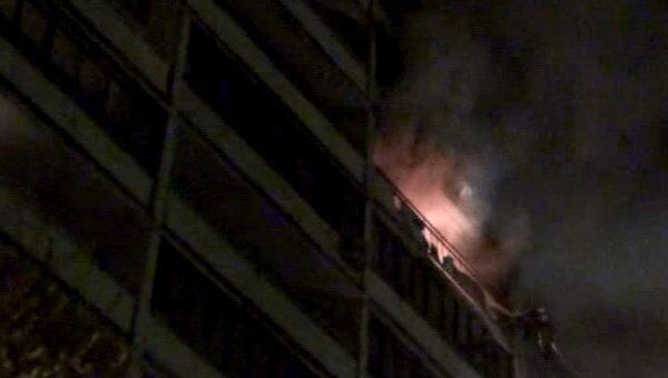 В 16-этажном доме на севере Москвы произошел пожар, один человек погиб