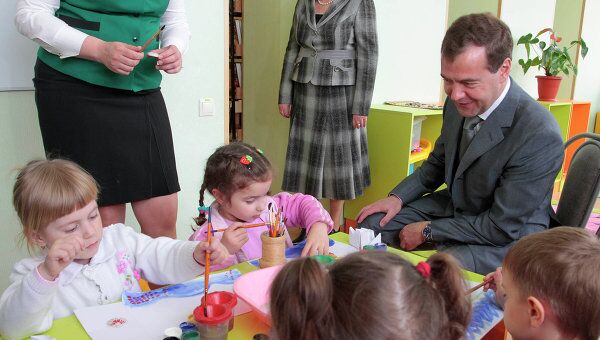 Президент РФ Д.Медведев посетил детский санаторий им.Семашко в Краснодарском крае