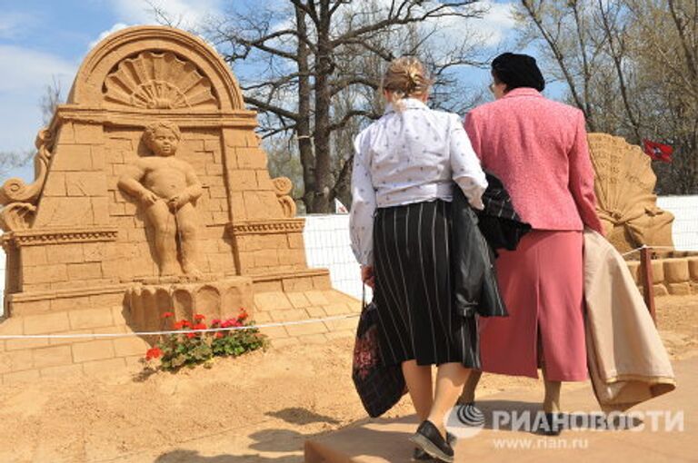 Фестиваль песчаной скульптуры Знаменитые фонтаны мира открылась на ВВЦ