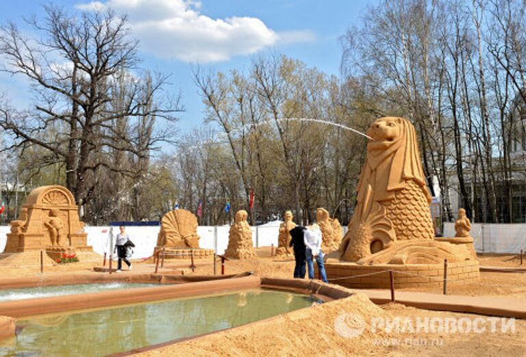 Фестиваль песчаной скульптуры Знаменитые фонтаны мира открылась на ВВЦ