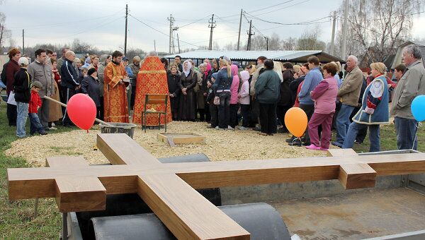 Установка креста в Оболдино 