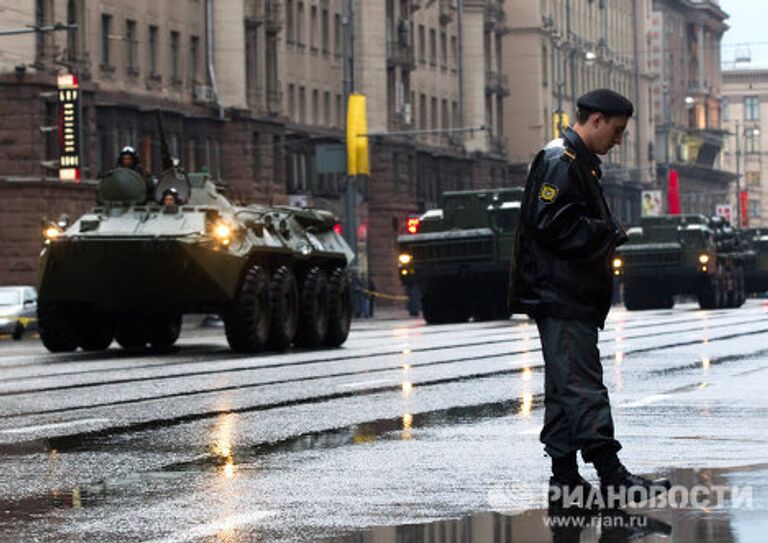 Проход военной техники на репетицию парада Победы на Красной Площади