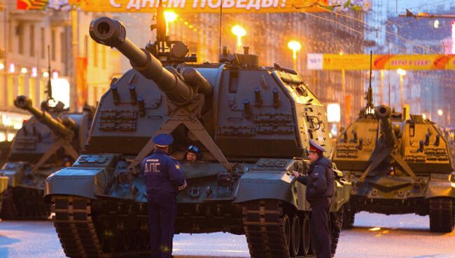 Проход военной техники на репетицию парада Победы на Красной Площади